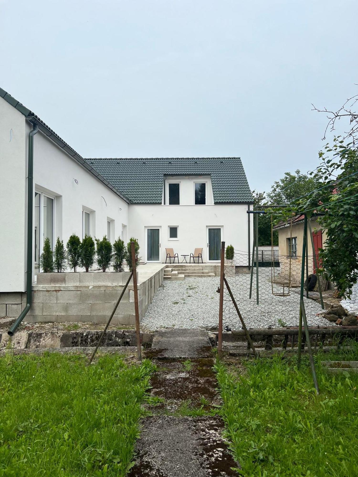 2 Moderne Apartmany 19 A 95 V Sukromi V Centre Mesta Turčianske Teplice Eksteriør bilde